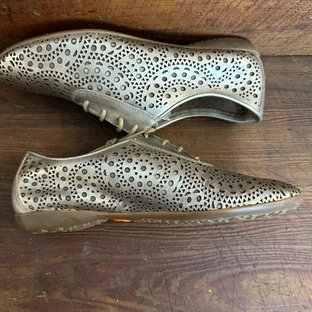 Sesto Meucci Betka Laser-Cut Oxford Sneakers Size 7